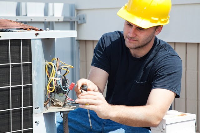 Quy trình sửa điện có bao gồm bảo hành sau khi hoàn thành công việc không?